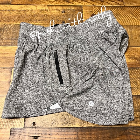 🍋Lululemon Tracker Short 4” *Lined - Picture 8 of 9